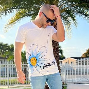 FrakeUs->tshirt->All sizes->60% cotton and 40% polyester.